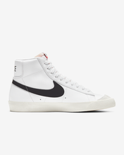 Load image into Gallery viewer, Blazer '77 Mid White Black
