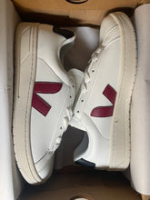 Load image into Gallery viewer, Veja V-12 White Marsala Nautico
