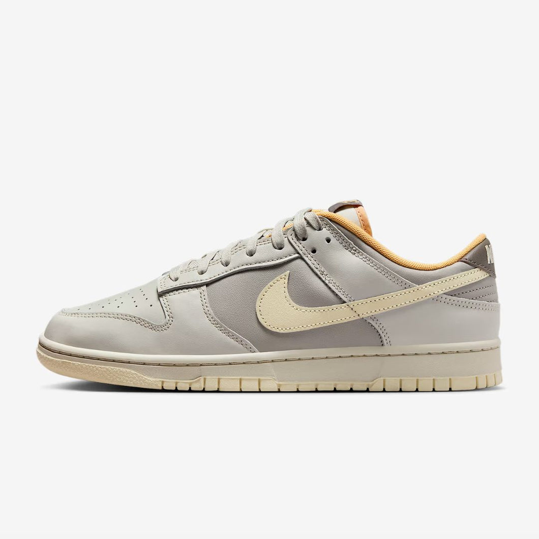 Dunk Low Light Bone College Navy