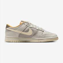 Load image into Gallery viewer, Dunk Low Light Bone College Navy
